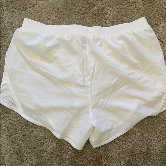 Under Armour Shorts - Picture 3 of 9